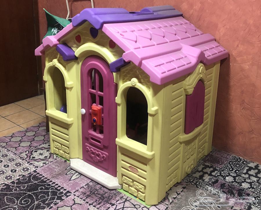 Children's playhouse in very good condition with slide for 559 SAR64554384763139112