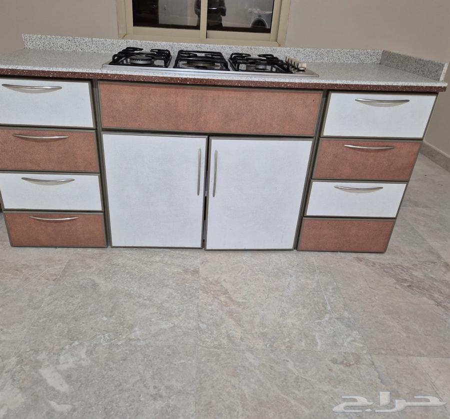 سطح غاز مع دولايب وادراج للبيع64562417716353112
