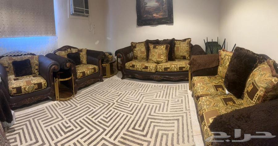 Sofas and carpets64558489298434113