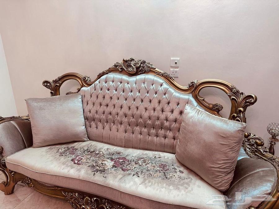 Sofas and carpets64558489298434111