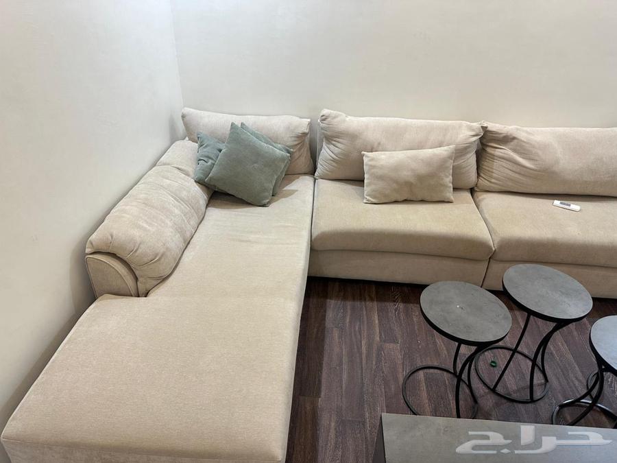 اثاث شقة بالخرج للبيع قابل للتفاوض اسره كنب طاولات64553851355777111