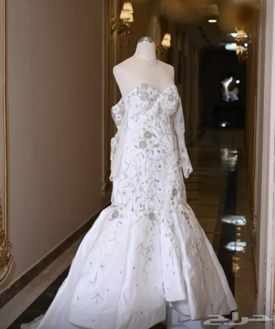 فستان زفاف وفستان ملكه لبس ساعات للبيع64559029301377111