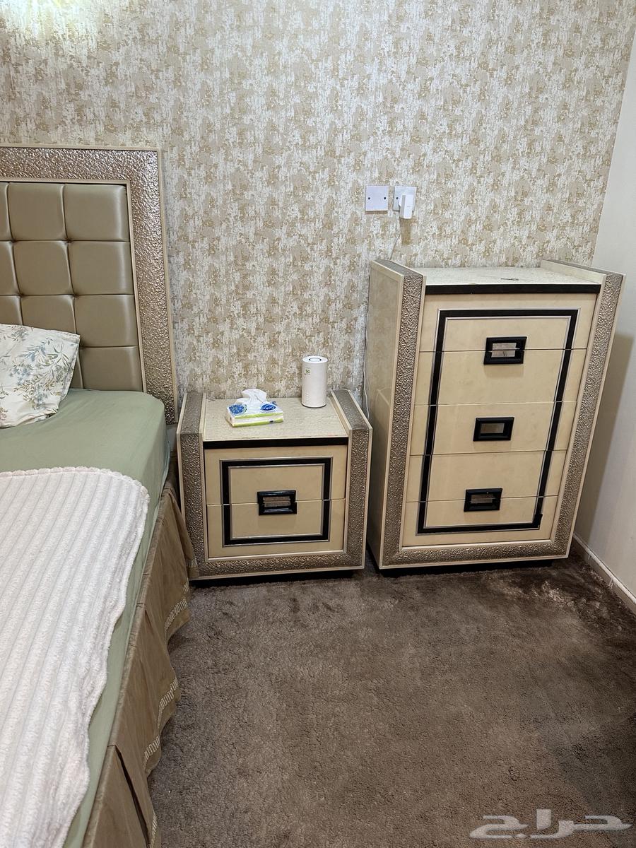 غرفة نوم من المطلق64555503441921110