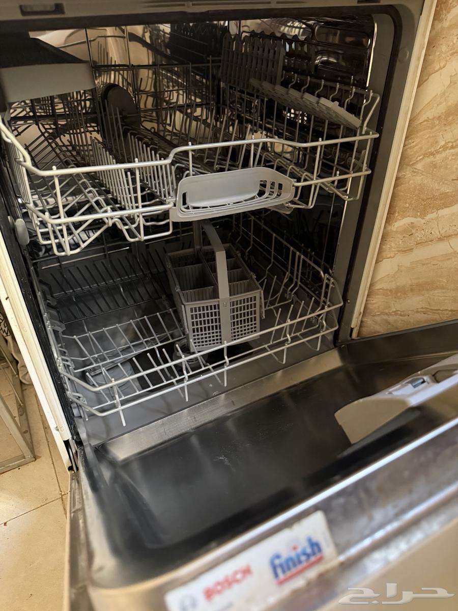 غسالة ملابس نوع توشيبا وغسالة مواعين64558489291009112