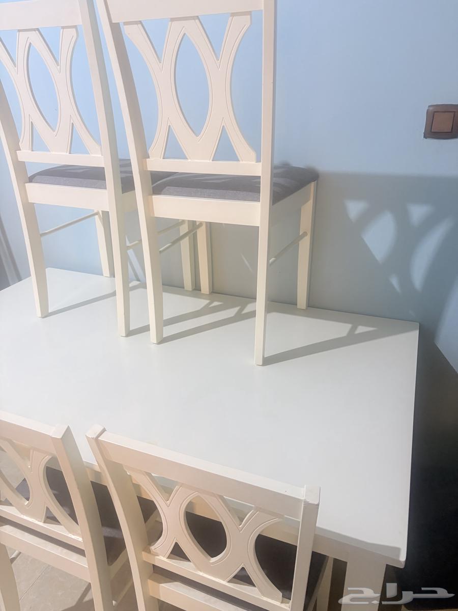 Dining table with 6 chairs64558933264642114