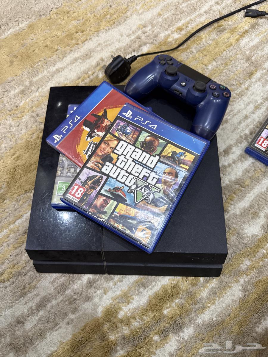 Sony 4 in excellent condition with tapes and controller, price is 40064558335917314110