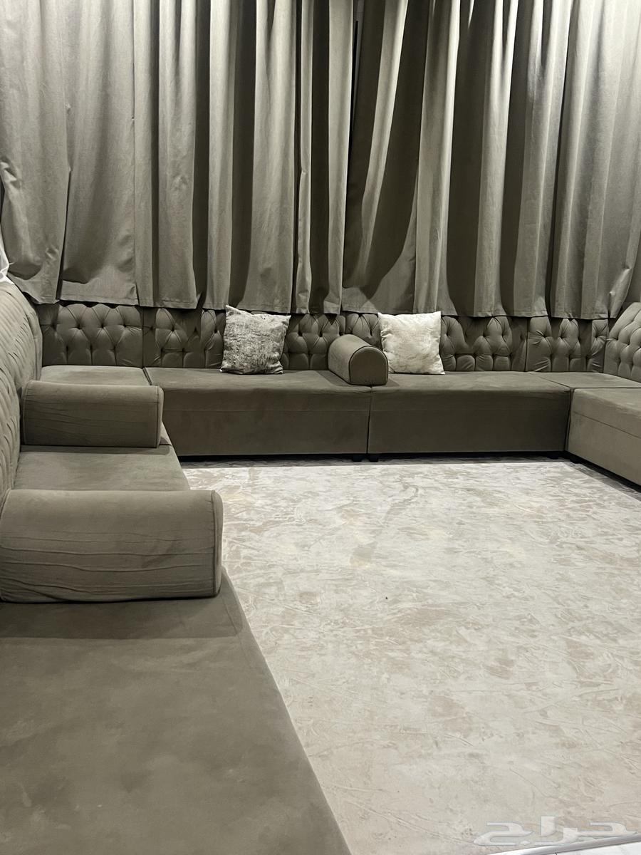 Sofa with curtains64560916883971112