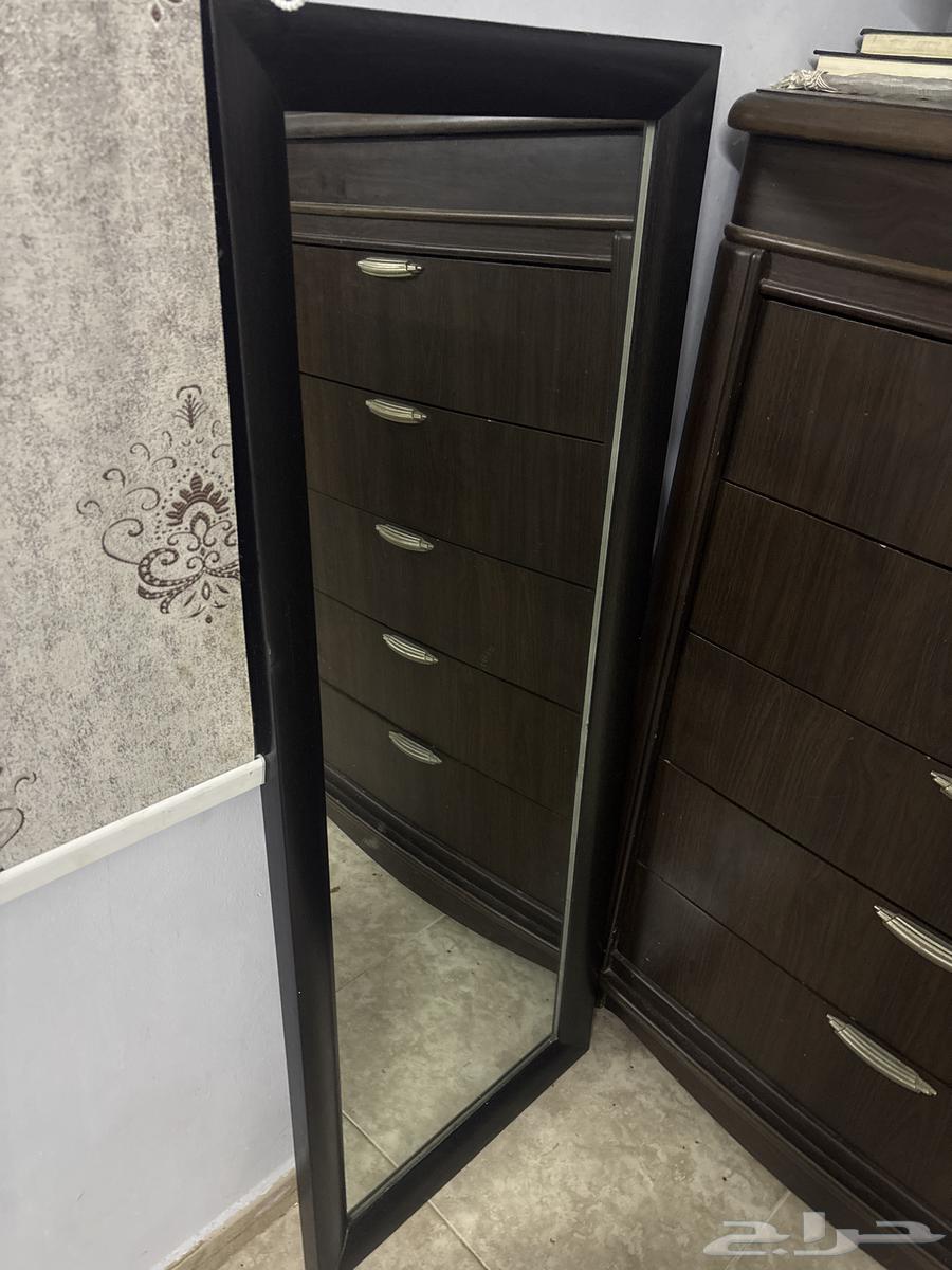 Clean medium-sized mirrors64561418503425110