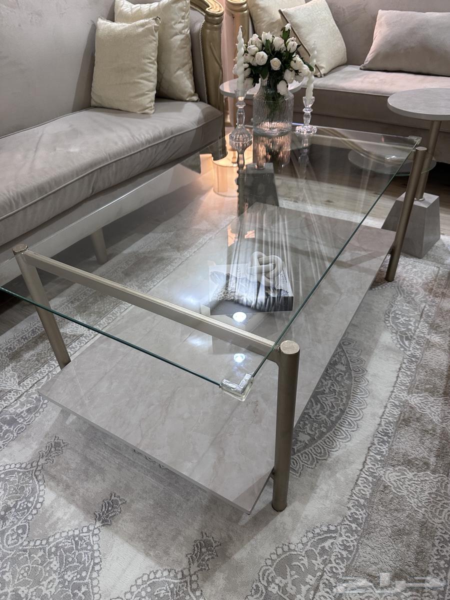 طاولة مستعملة استعمال جديد مع 4 طاولات خدمه64559057474946111