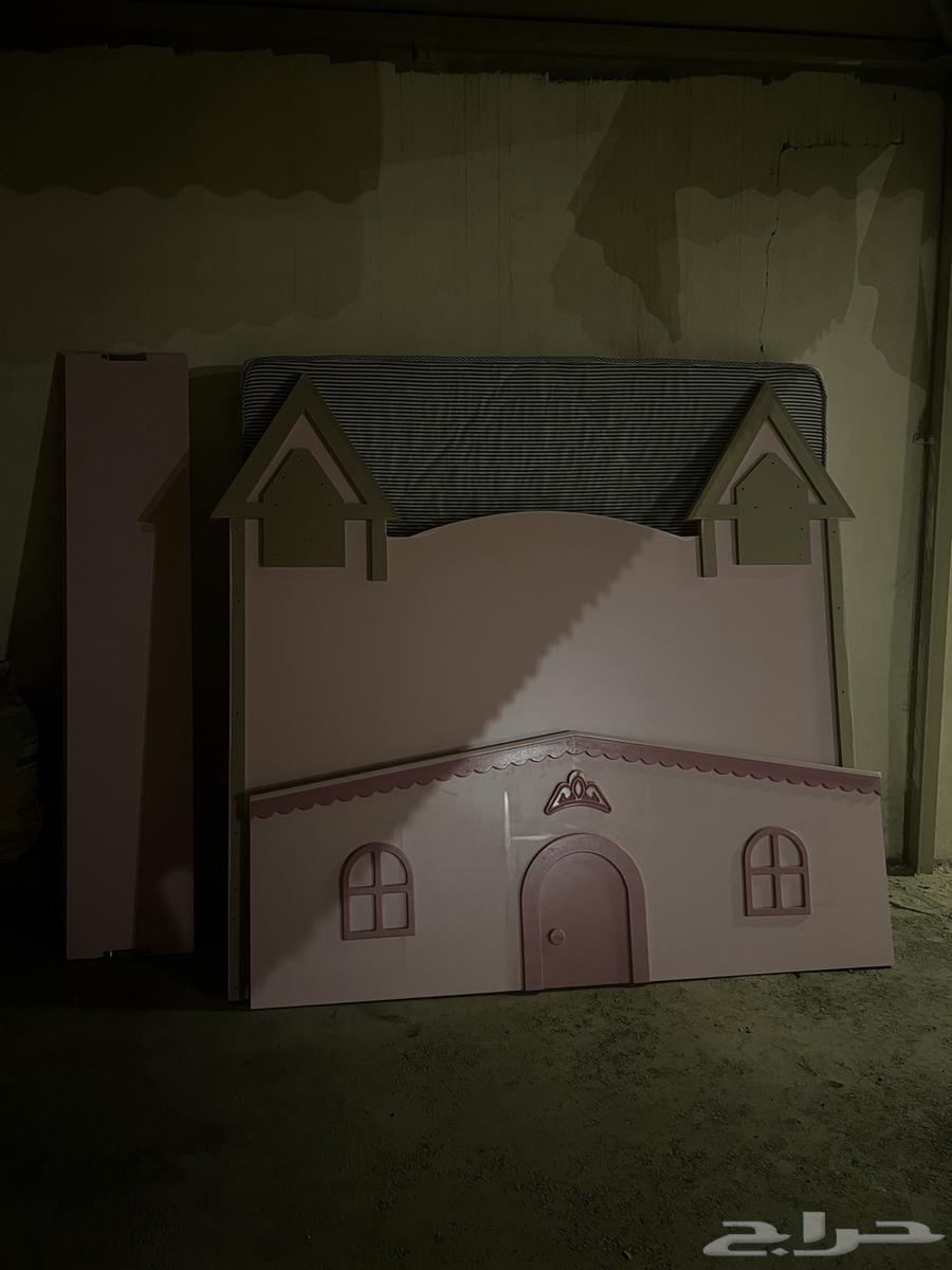 سرير اطفال نفرين كبير بالمرتبة64561221978626113