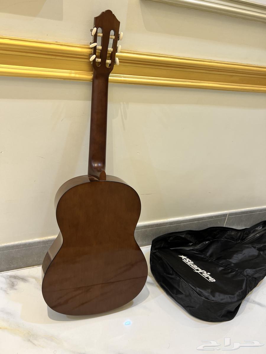 قيتار C40 ياماها جديد مع 5 ريش وشنطة 500رس64560768175874112