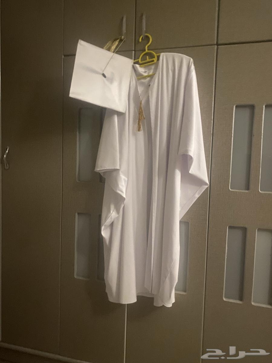 عبايه تخرج بناتي لون ابيض 50 ريال64553539121539111