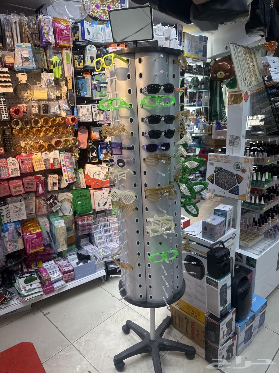 ستاند نضارات كبير للبيع يشيل حول 110 نضارات64557401883777110