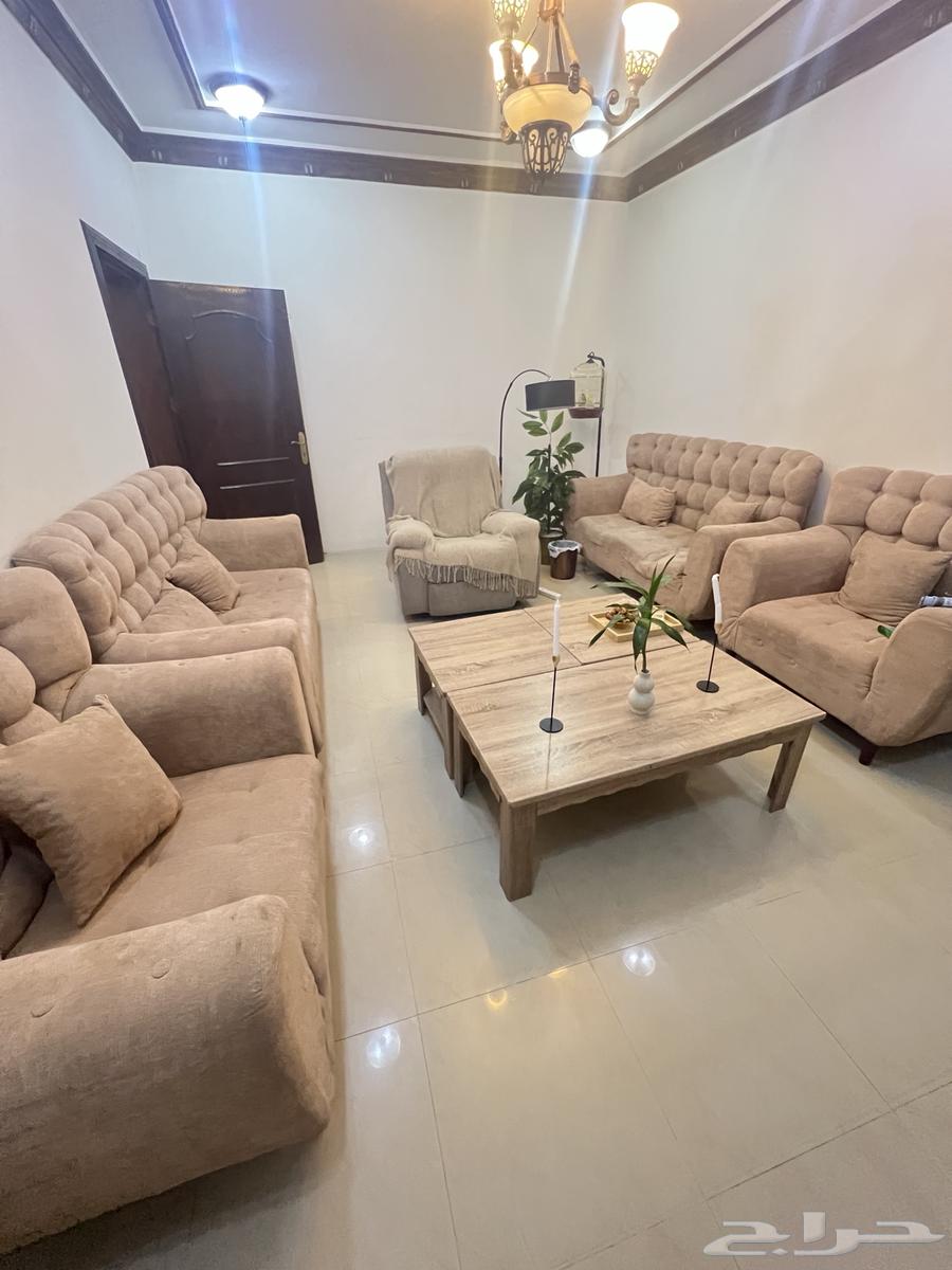 للبيع كنب 6 أشخاص و 3طاولات64553482343554110