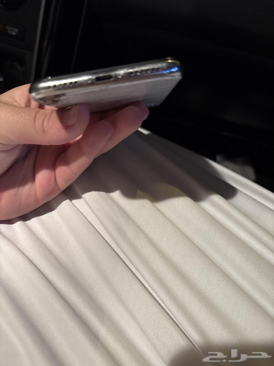 ايفون x مكسور شاشه اماميه وخلفي للبيع تشليح على السوم64560220808067113