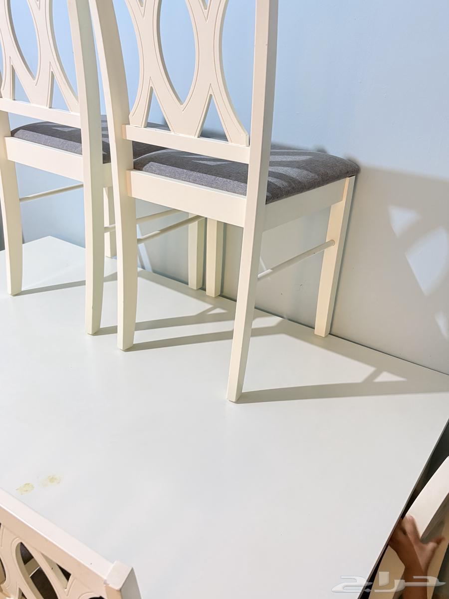 Dining table with 6 chairs64558933264642110