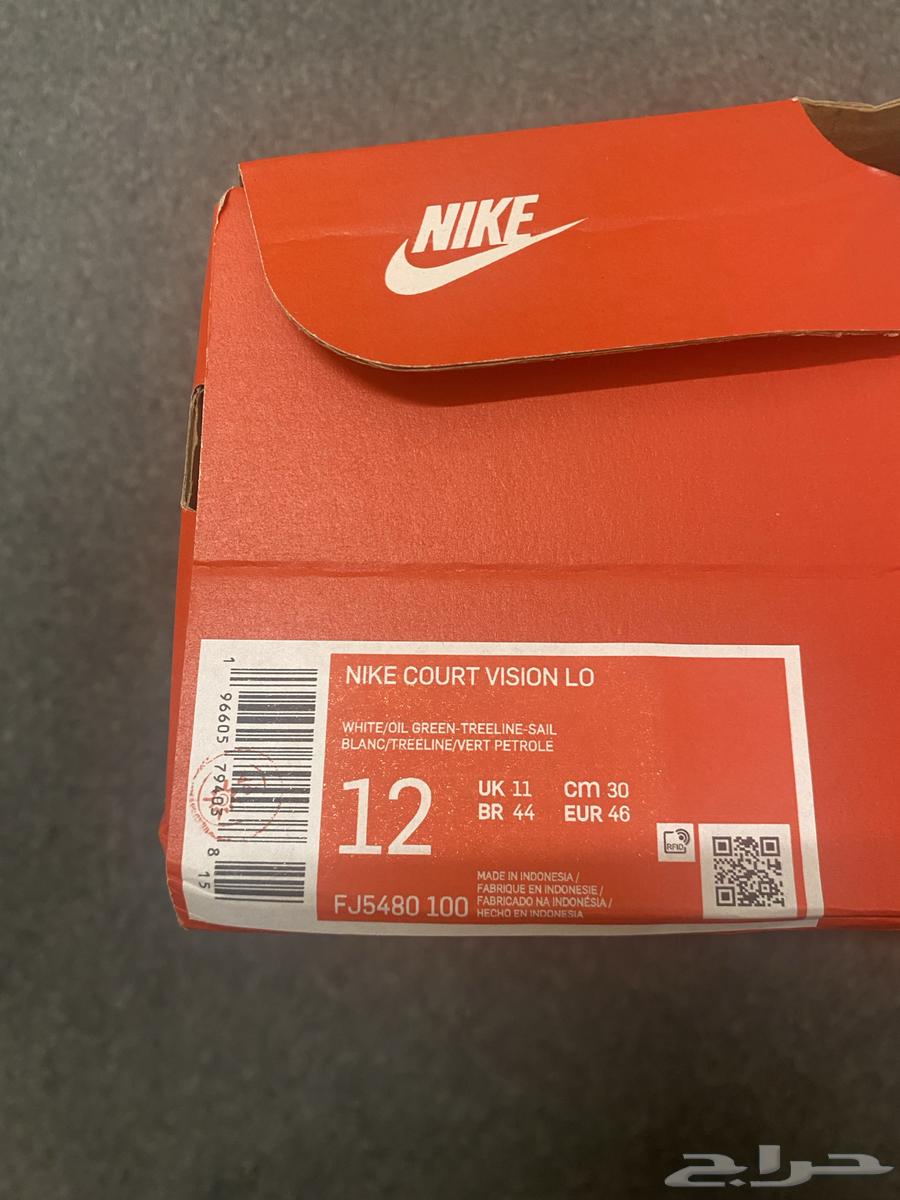 حذاء نايكي أصلي مقاس 12   لون أبيض   أخضر زيتي غير مستخدم64554579476994112
