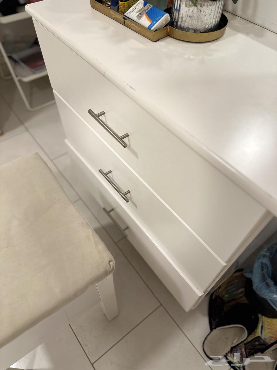 One room with a single and a half bed, and one double bedroom64556328272003112