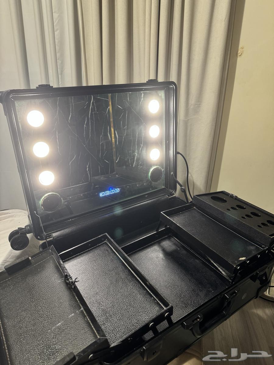 حقيبة تجميل64555899572354112