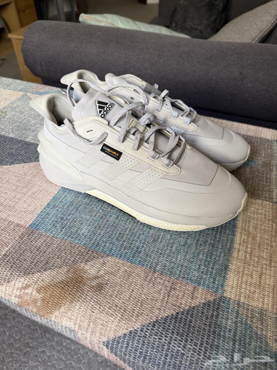 حذاء أديداس أصلي جديد مقاس 43 1 364555040080514111