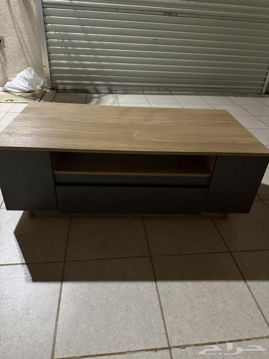 طاولة تلفزيون64561474430594110