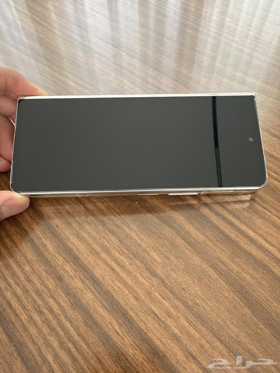 Galaxy Z Fold 564556902947970111