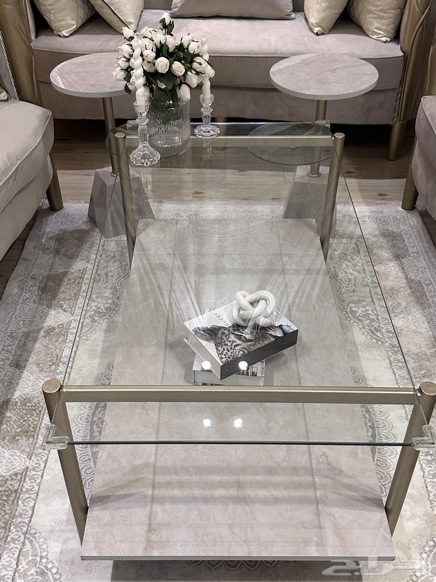 طاولة مستعملة استعمال جديد مع 4 طاولات خدمه64559057474946114