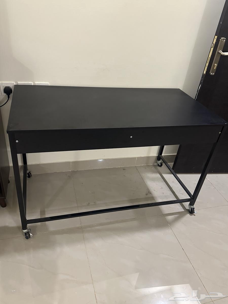 طاولة مكتبيه وكراسي64558711038978110