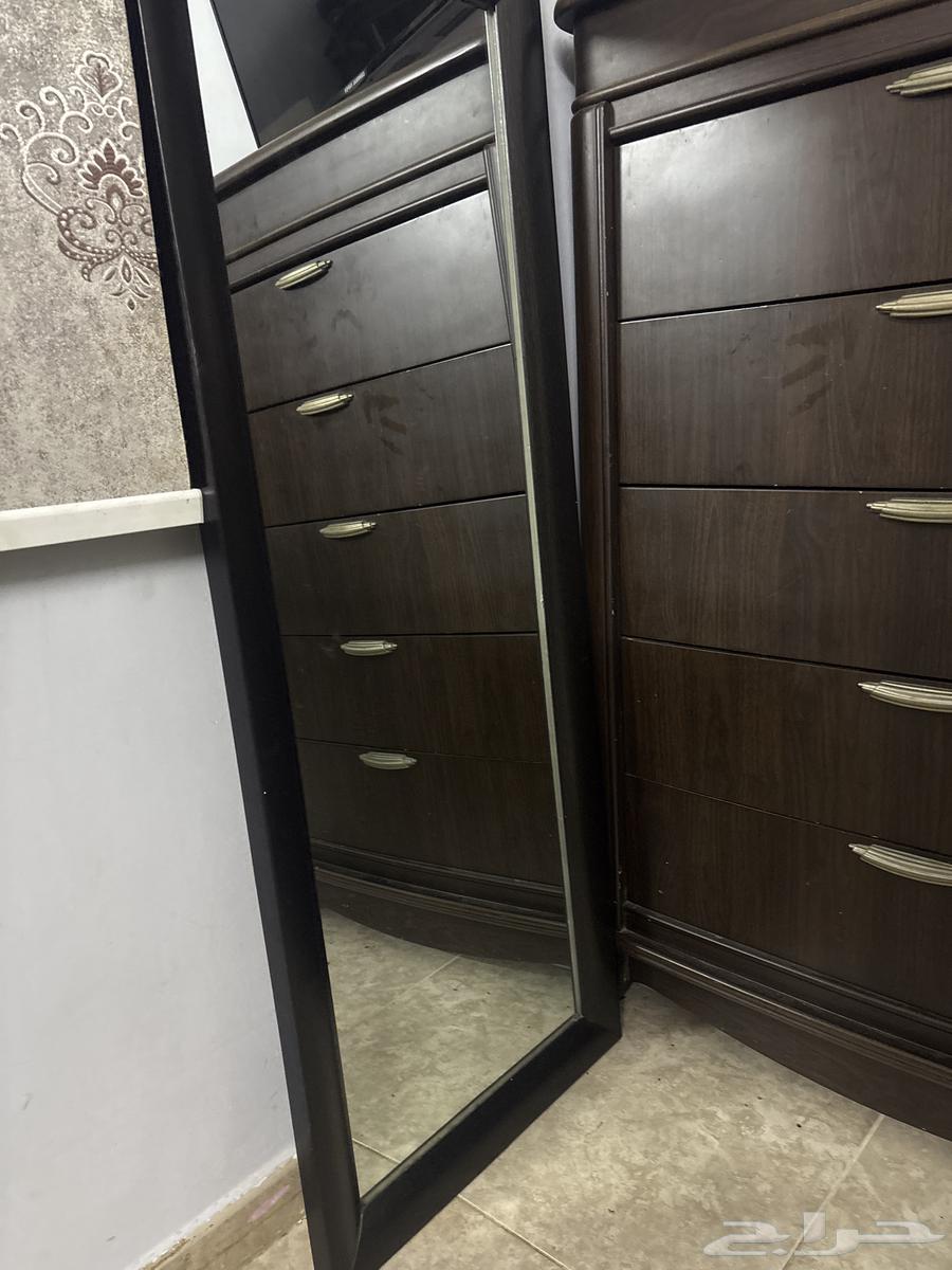 Clean medium-sized mirrors64561418503425112