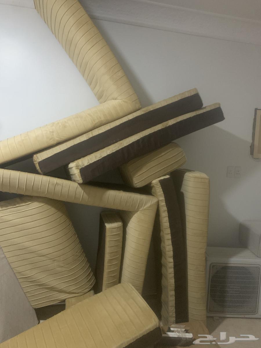 مجلسين كنب واحد شبه جديد الابيض والثاني مستعمل قليل64560346465666113