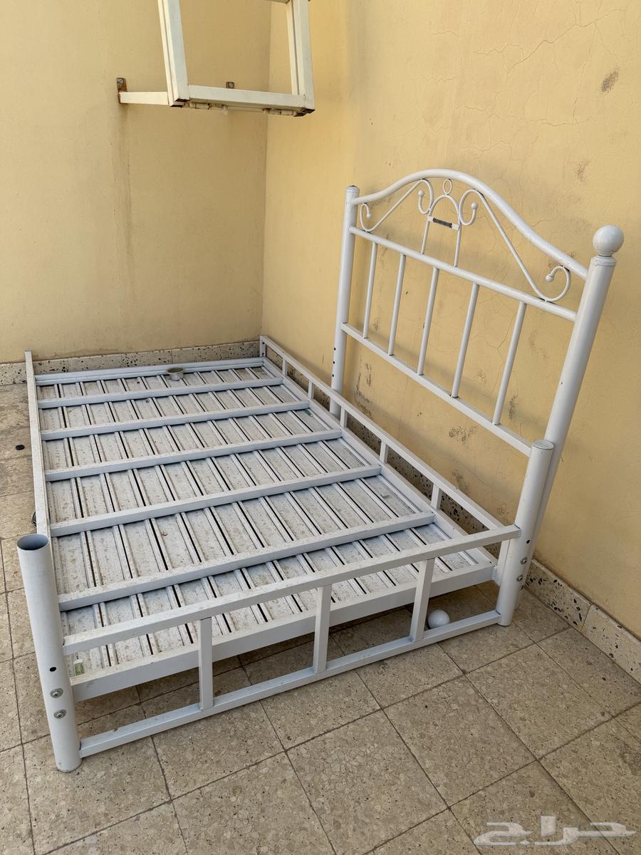 سرير مقاس 2 1 متر للبيع64558947083393111