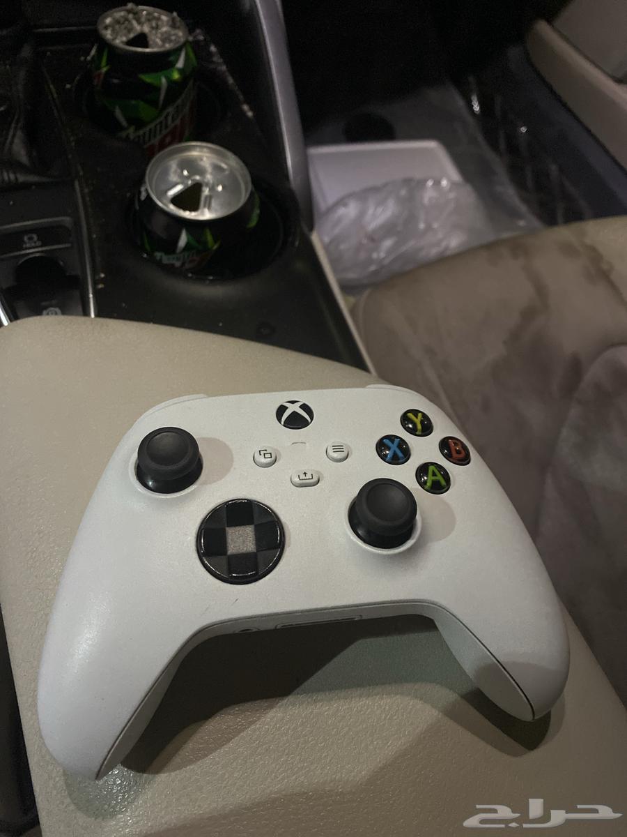 Xbox controller clean and everything works64560656289793113