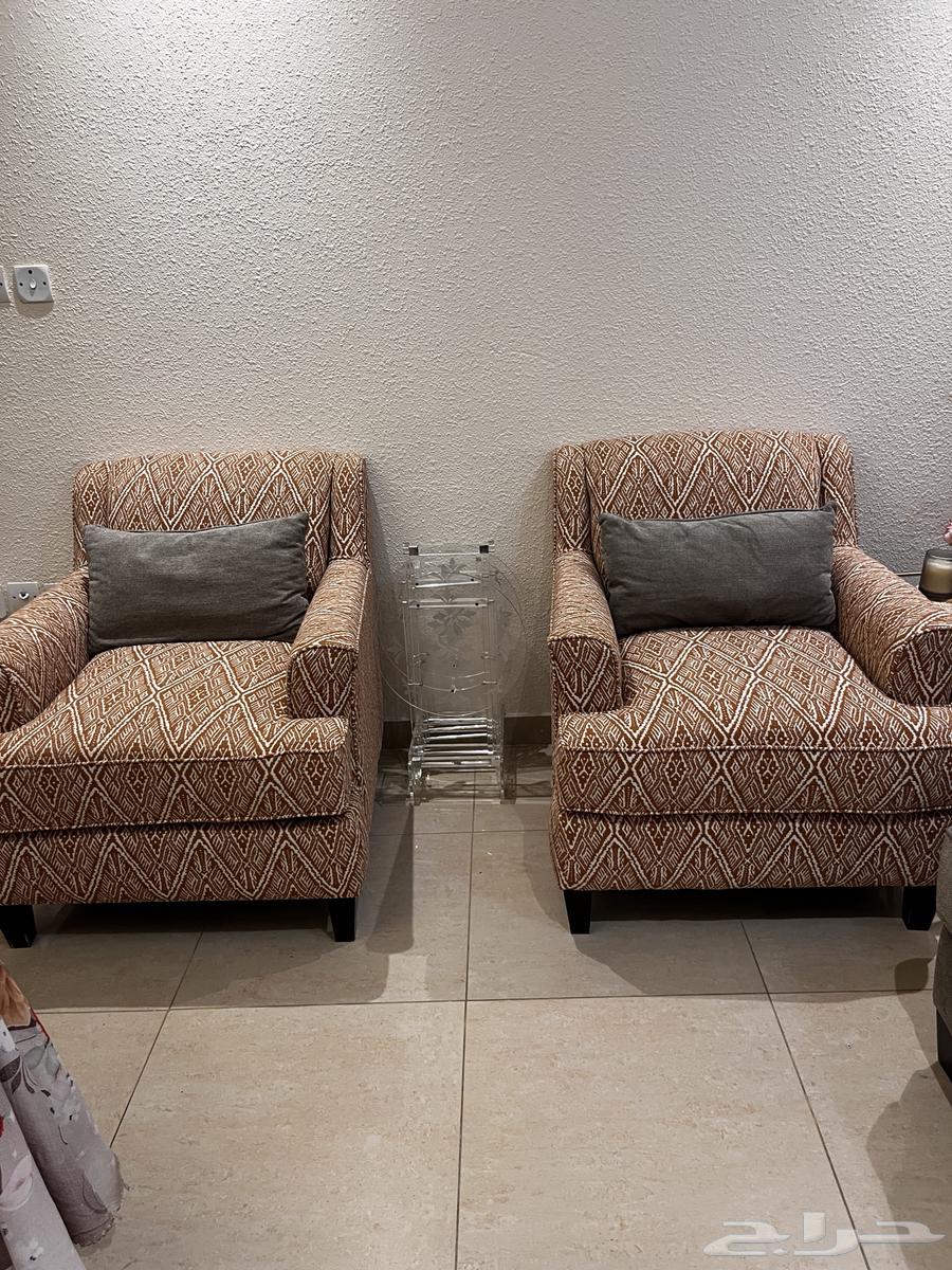 طقم كنب كالجديد من مفروشات المطلق استعمال جدا بسيط64556211803521112