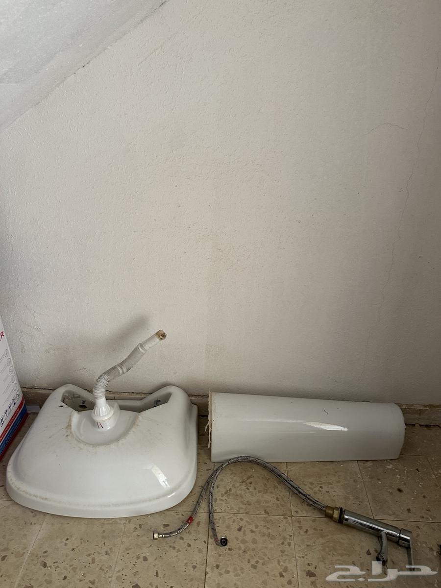 مغسلة رخام وسخان ماء 80 لتر مع خلاط مستعمل64558225225218111