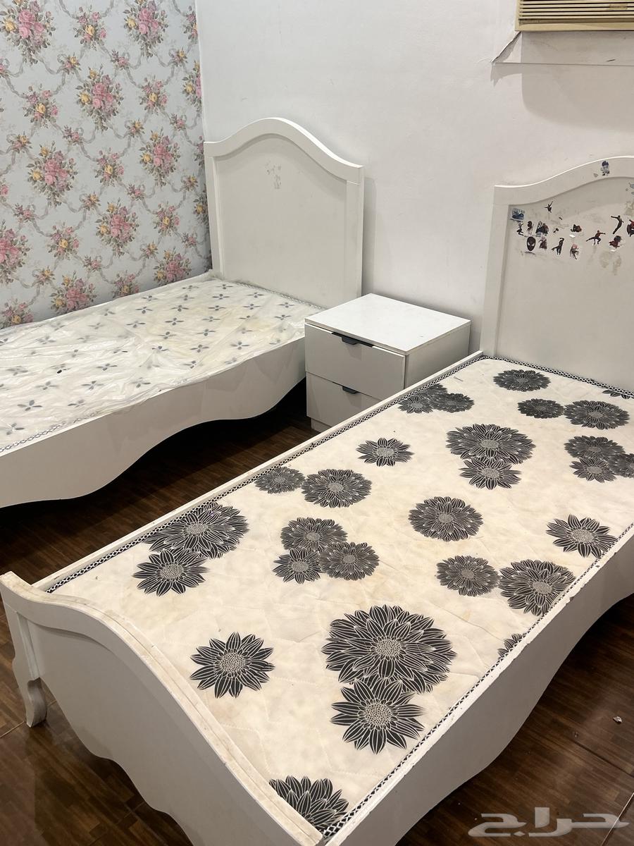 سرير شبه جديد البيع بسعر 30064557671195779110