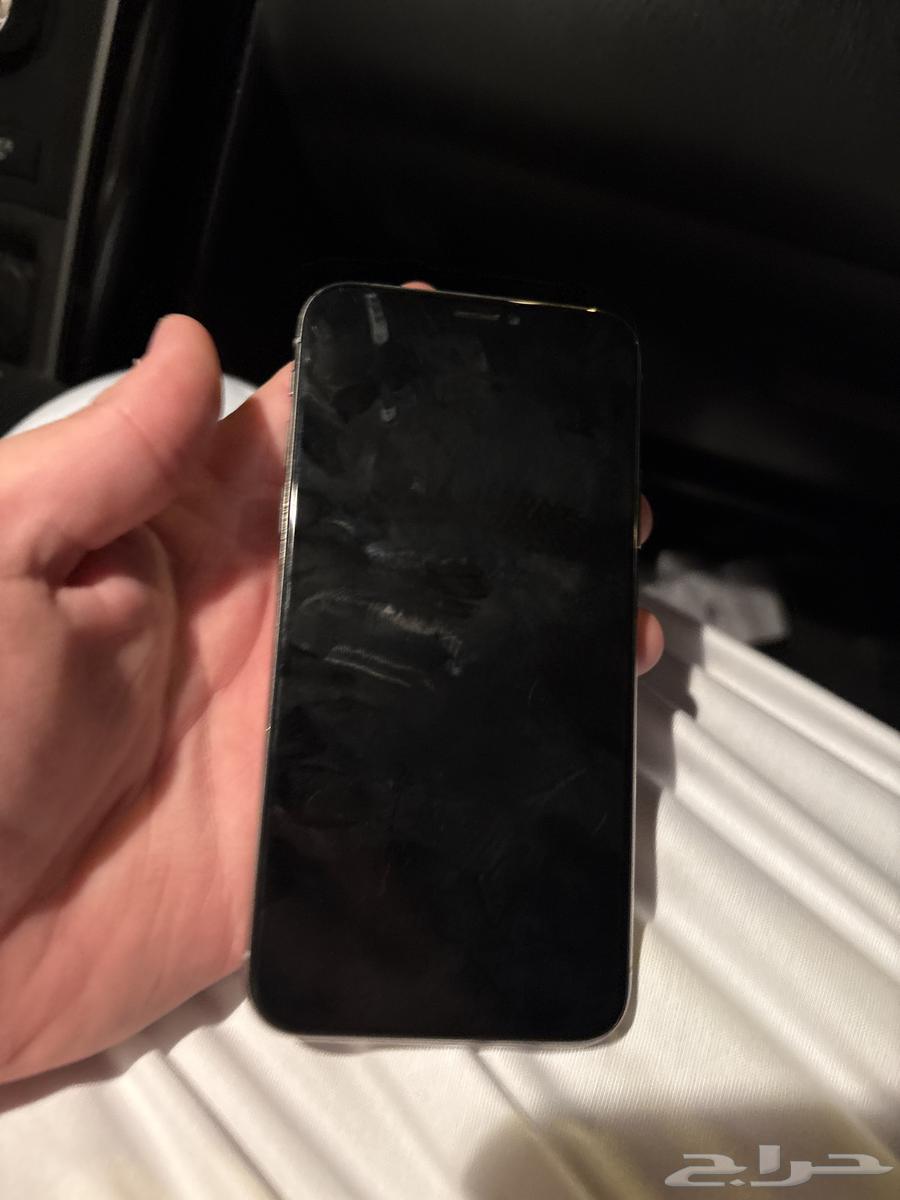 ايفون x مكسور شاشه اماميه وخلفي للبيع تشليح على السوم64560220808067110
