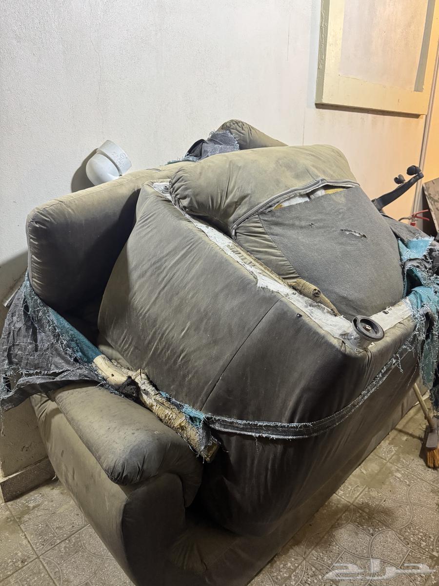 كنيتين مكتبيه مع كرسي دوار للبيع64561840570626112