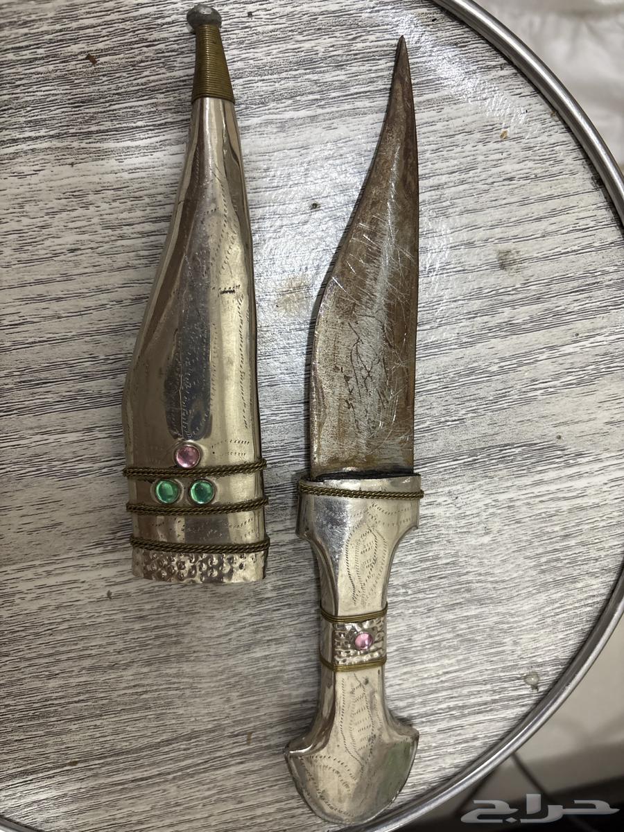 A dagger over 70 years old64561460405890111