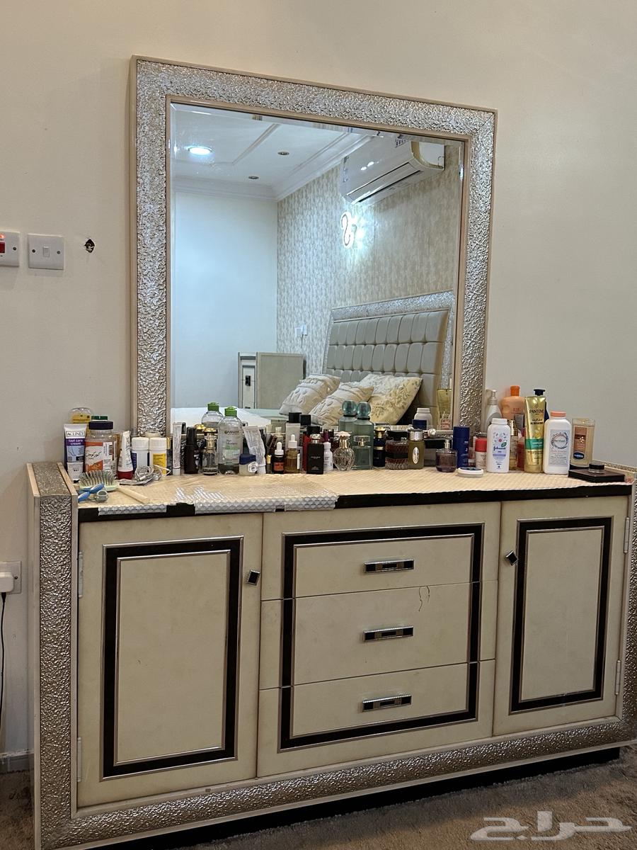 غرفة نوم من المطلق64555503441921112