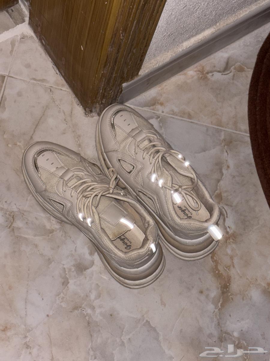 جزمة مقاس 41 ارتداء لمره واحدة أبيعها بسبب المقاس غير مناسب64554551947009110