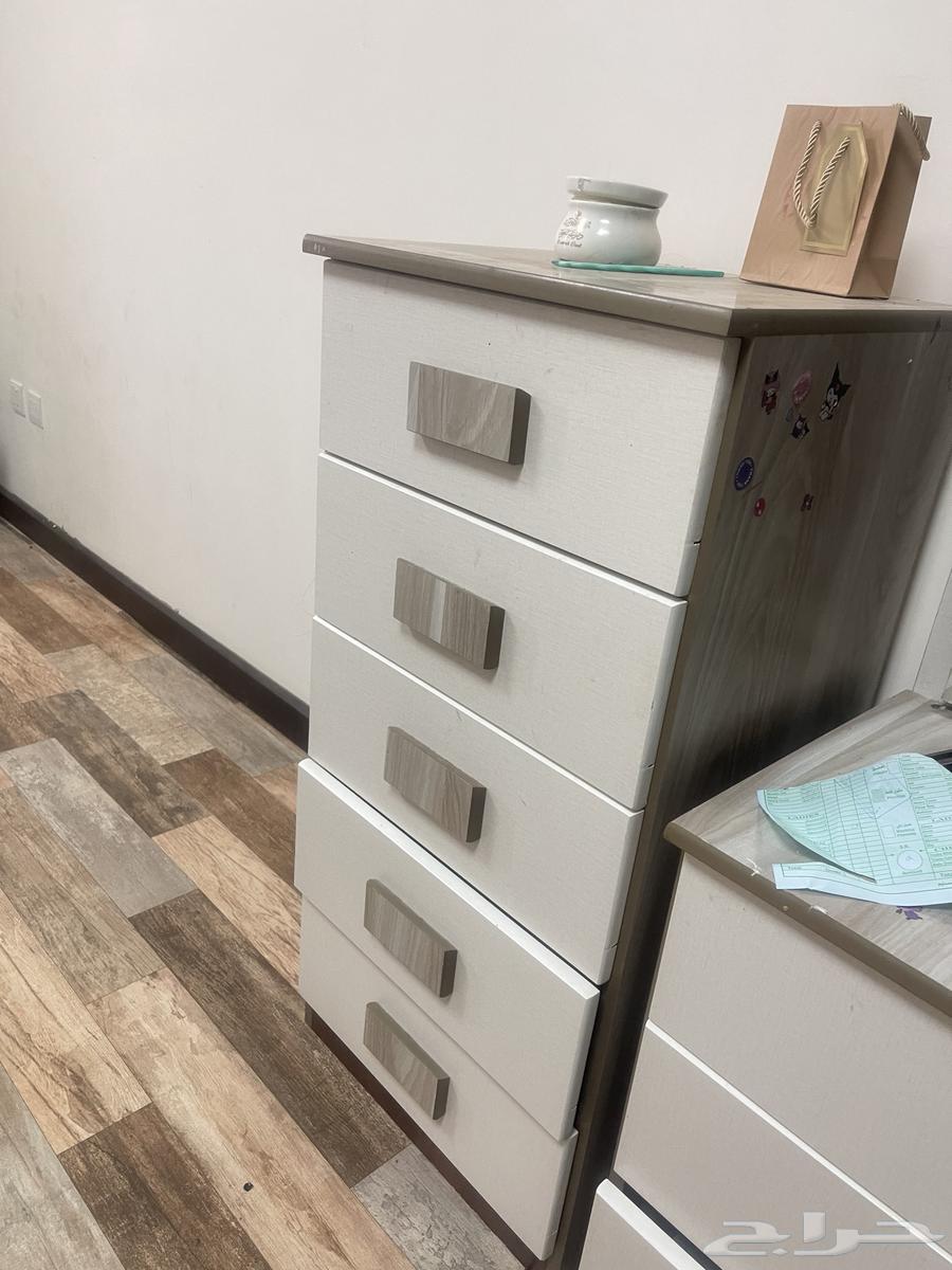 غرفة نوم بدون دولاب شبه جديده64556098884611114