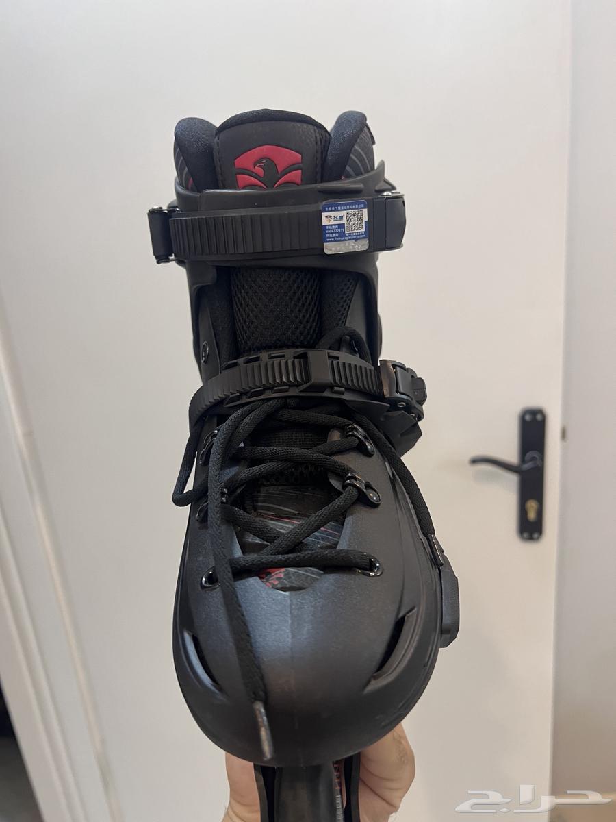 سكيت فلاينق ايقل F464558197649794112