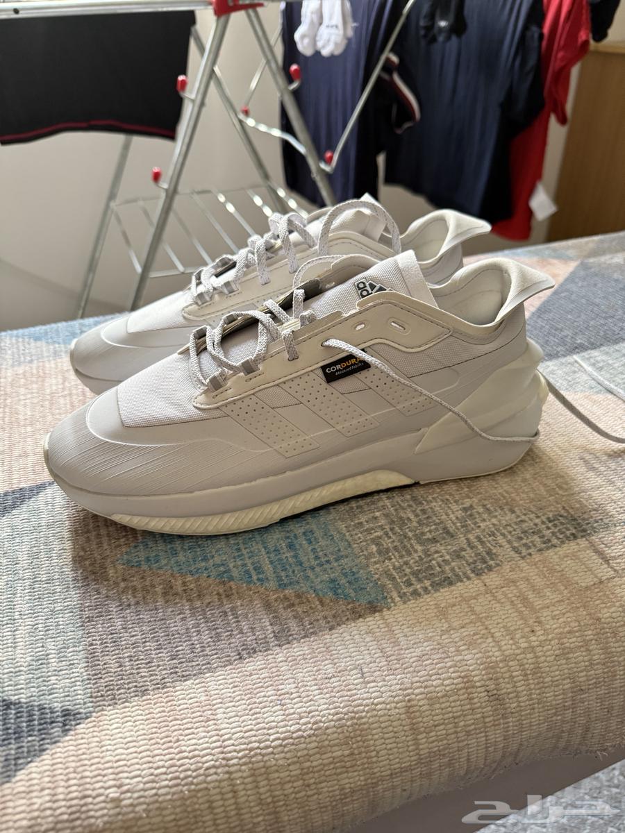 حذاء أديداس أصلي جديد مقاس 43 1 364555040080514112