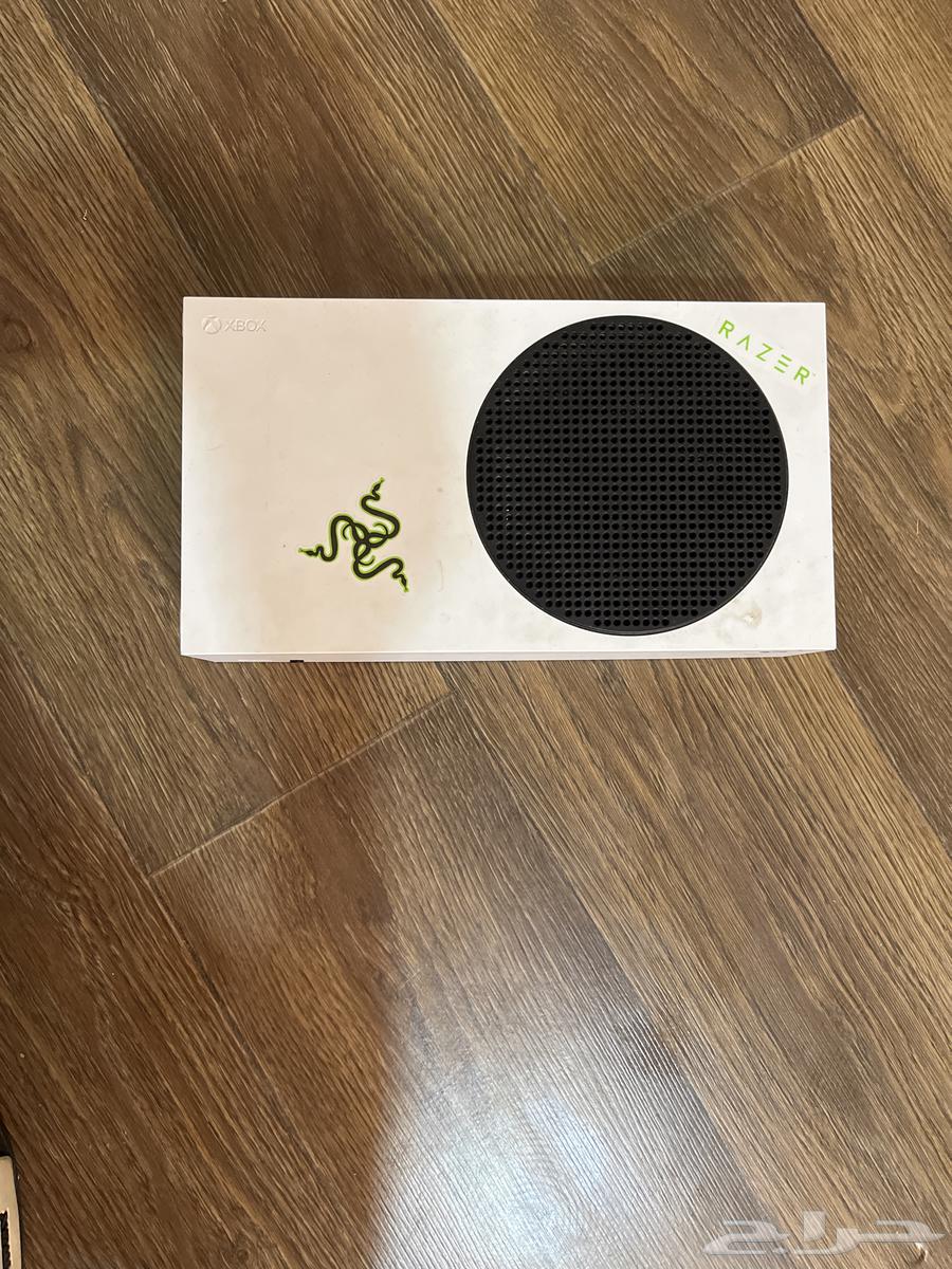 اكس بوكس سيرس اس نضيف جدا معه شاشه تدعم 120هرتز مع كنترولر64556833379201110