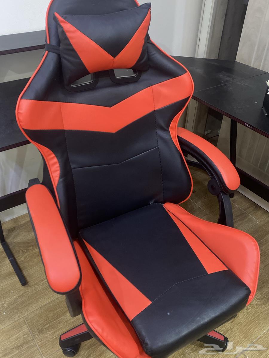 New gym table for sale, used for a week, like new with a new chair64562529970691113