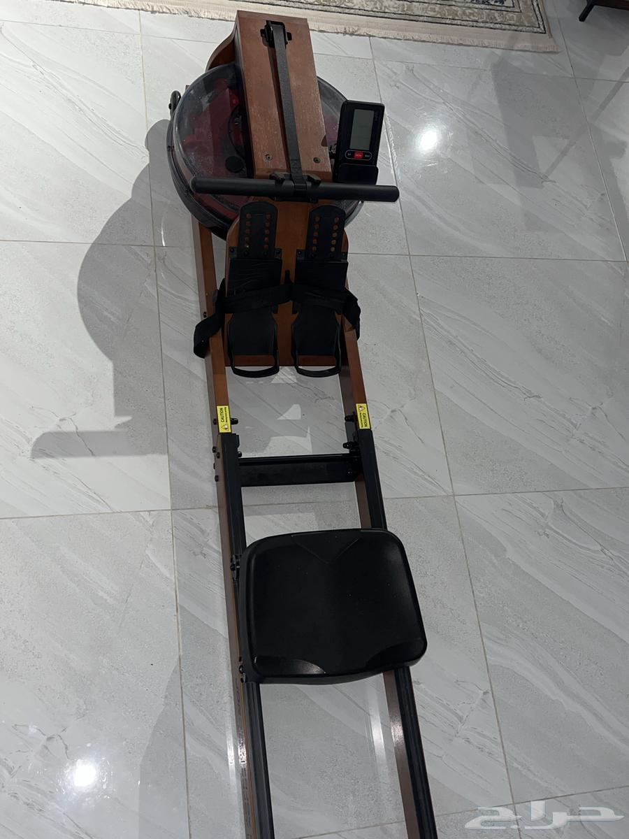 Water rowing machine64561305661442111