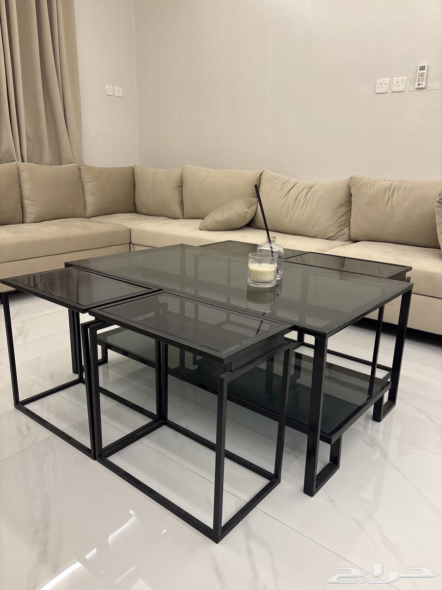 Table with new services, used for one month for 30064553879349634110