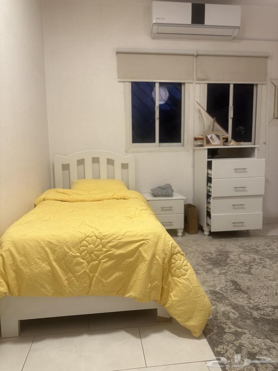 One room with a single and a half bed, and one double bedroom64556328272003110