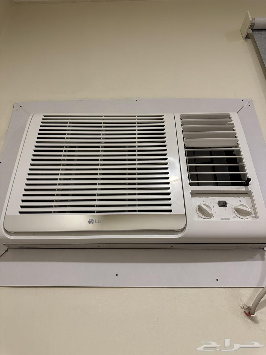 مكيف شباك استعمال قليل شبه جديده64559435696003110