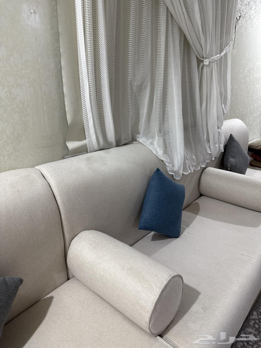 كنب للبيع اللون سكري64559813524483110